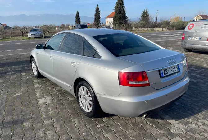 Makina ne shitje ne Shkoder, Audi, 2005 gasoline-gas,Kambio Automatik Pagesa 420,000  Leke.