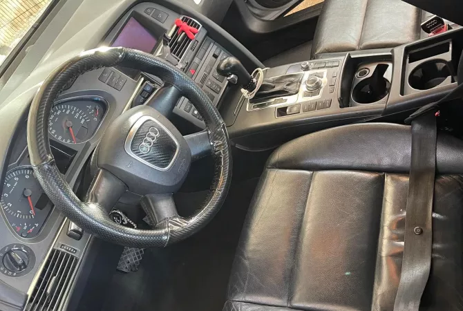 Makina ne shitje ne Shkoder, Audi, 2005 gasoline-gas,Kambio Automatik Pagesa 420,000  Leke.