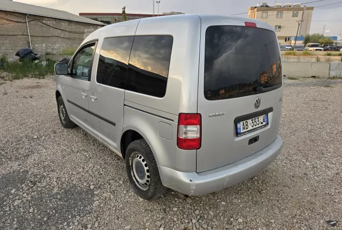 Cars for sale in Tirana, Volkswagen, 2008 gasoline-gas,Kambio Manual Payment 5,499  Euro.