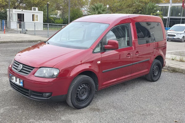Makina ne shitje ne Tirane, Volkswagen, 2007 Diesel,Kambio Manual Pagesa 4,999  Euro.