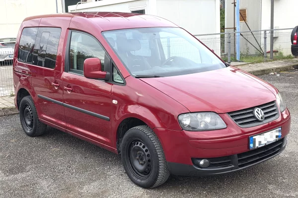 Makina ne shitje ne Tirane - 4,999 Euro