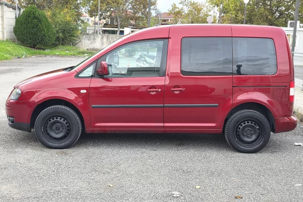 Makina ne shitje ne Tirane, Volkswagen, 2007 Diesel,Kambio Manual Pagesa 4,999  Euro.