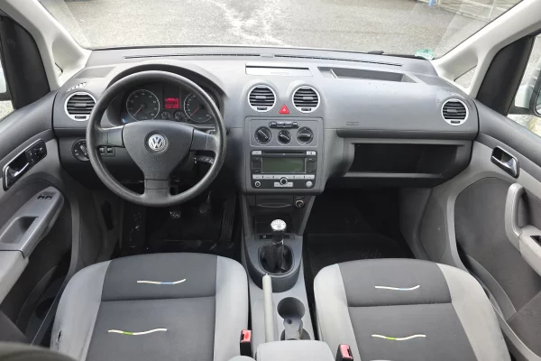 Makina ne shitje ne Tirane, Volkswagen, 2007 Diesel,Kambio Manual Pagesa 4,999  Euro.