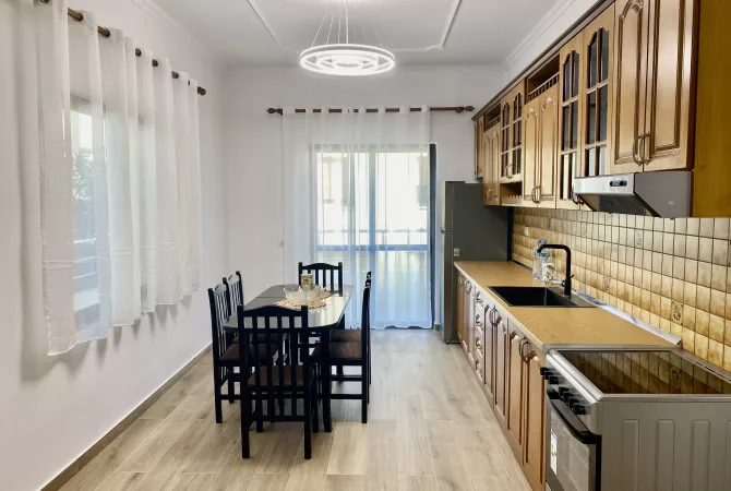 Shtepi me qera 2+1 ne Tirane - 45,000 Leke