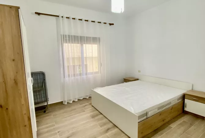 Shtepi me qera Apartament ne Tirane, 2+1, Mobilimi E mobiluar, Pagesa 45,000  Leke.