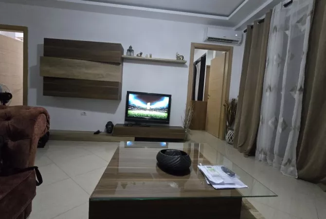 Shtepi me qera Apartament ne Tirane, 2+1, Mobilimi E mobiluar, Pagesa 500  Euro.