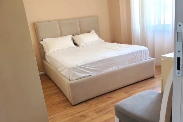 Shtepi me qera 2+1 ne Tirane - 650 Euro