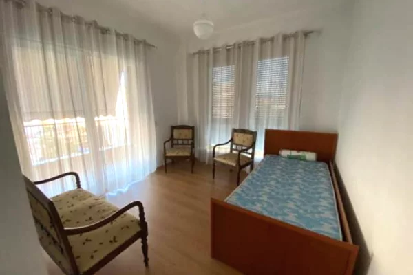 Shtepi me qera 3+1 ne Tirane - 650 Euro
