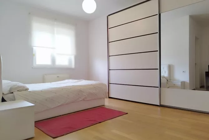 Shtepi me qera 2+1 ne Tirane - 800 Euro
