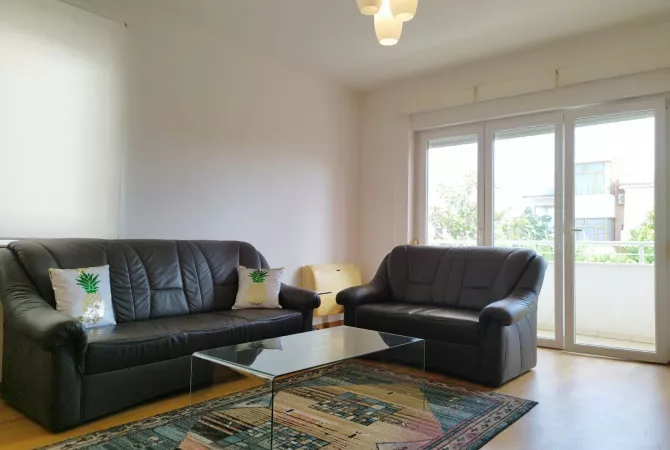 Shtepi me qera 2+1 ne Tirane - 800 Euro