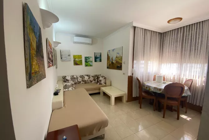 Shtepi ne shitje Apartament ne Tirane, 2+1, Mobilimi E mobiluar, Pagesa 180,000  Euro.