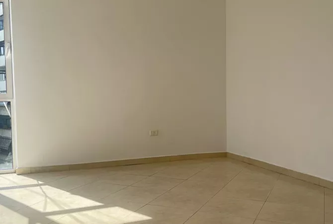 Shtepi me qera Apartament ne Tirane, 2+1, Mobilimi Bosh, pa mobiluar, Pagesa 1,100  Euro.