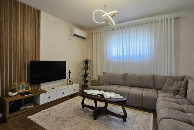 Casa in affitto 3+1 a Tirana - 1,100 Euro