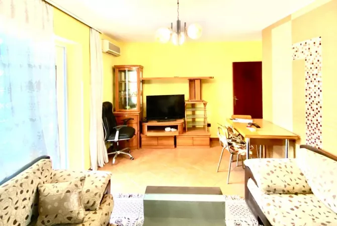 Shtepi ne shitje Apartament ne Tirane, 2+1, Mobilimi E mobiluar, Pagesa 130,000  Euro.