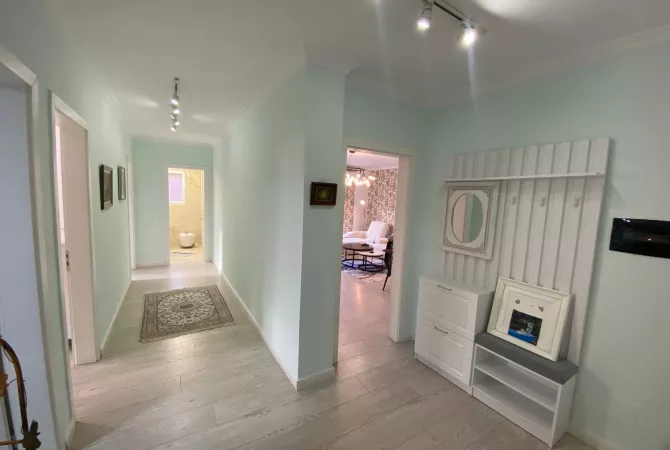 Shtepi me qera 3+1 ne Tirane - 1,500 Euro
