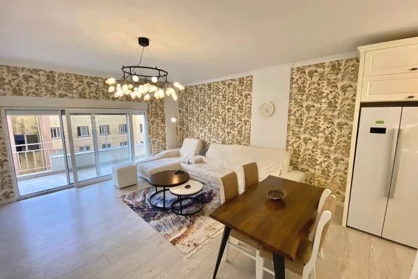 Shtepi me qera 3+1 ne Tirane - 1,500 Euro