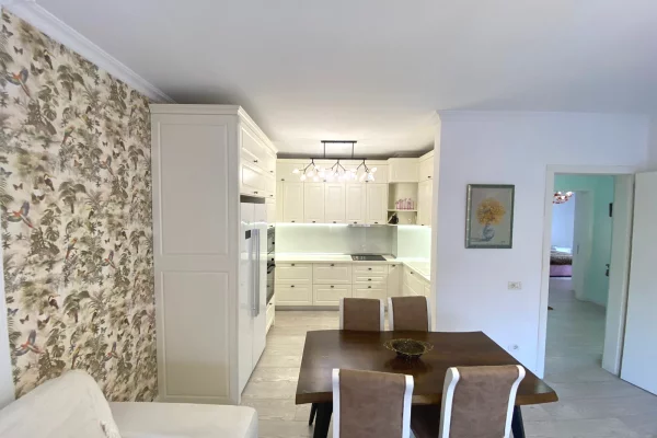 Shtepi me qera 3+1 ne Tirane - 1,500 Euro