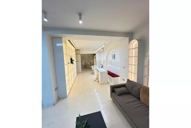 MYSLYM SHYRI, AMBIENT KOMERCIAL PER QIRA