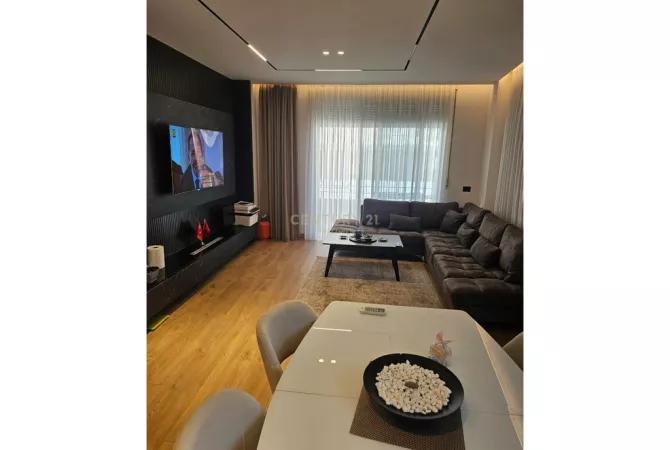 Shtepi me qera 2+1 ne Tirane - 650 Euro