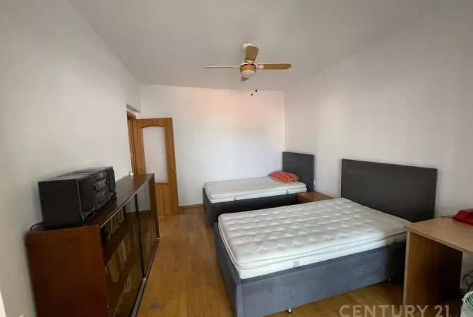 Shtepi me qera Apartament ne Tirane, 2+1, Mobilimi E mobiluar, Pagesa 550  Euro.