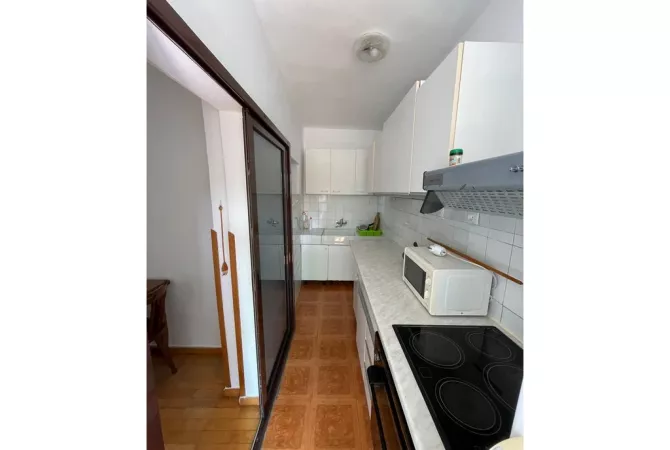 Shtepi me qera Apartament ne Tirane, 2+1, Mobilimi E mobiluar, Pagesa 550  Euro.