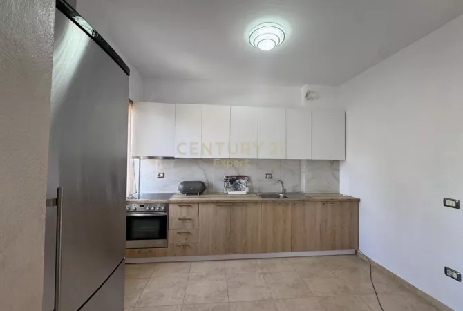 Shtepi me qera Apartament ne Tirane, 2+1, Mobilimi E mobiluar, Pagesa 600  Euro.