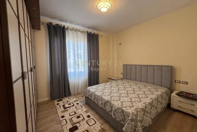 Shtepi me qera Apartament ne Tirane, 2+1, Mobilimi E mobiluar, Pagesa 600  Euro.