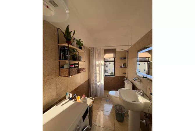 Shtepi ne shitje Apartament ne Tirane, 1+1, Mobilimi E mobiluar, Pagesa 165,000  Euro.