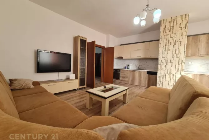 Shtepi me qera 2+1 ne Tirane - 800 Euro