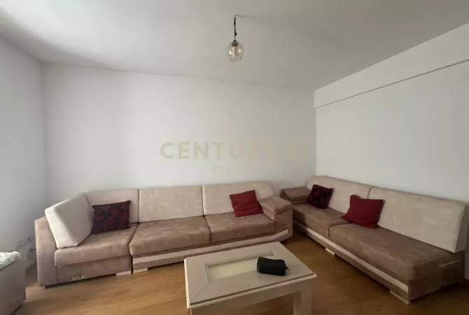 Shtepi me qera 1+1 ne Tirane - 400 Euro