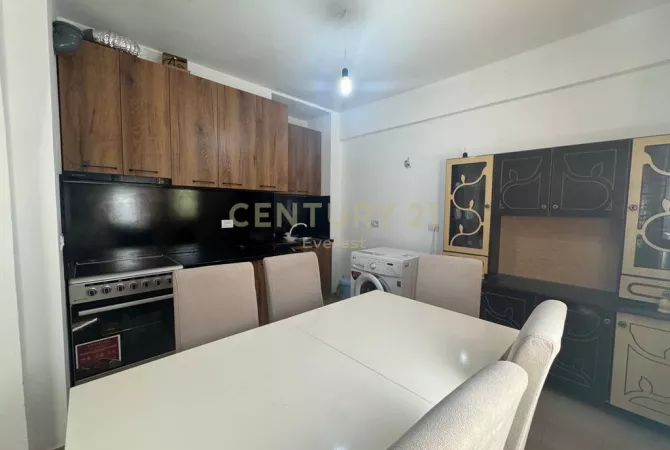 Shtepi me qera Apartament ne Tirane, 1+1, Mobilimi E mobiluar, Pagesa 400  Euro.