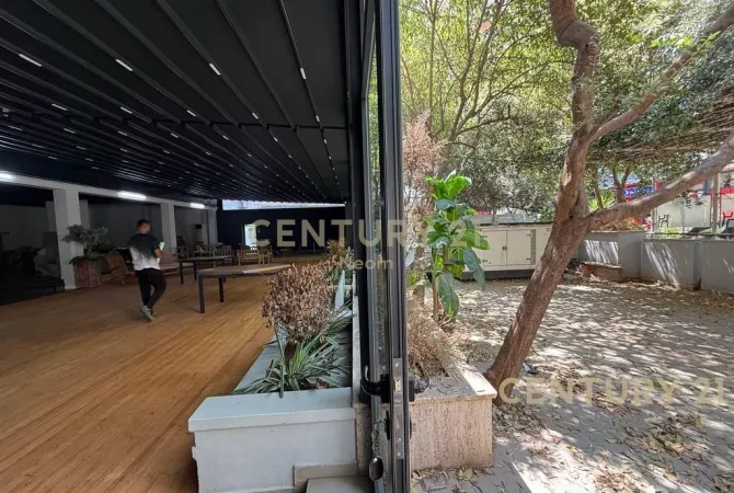 Business Property for Rent 1+1 in Tirana - 15,000 Euro