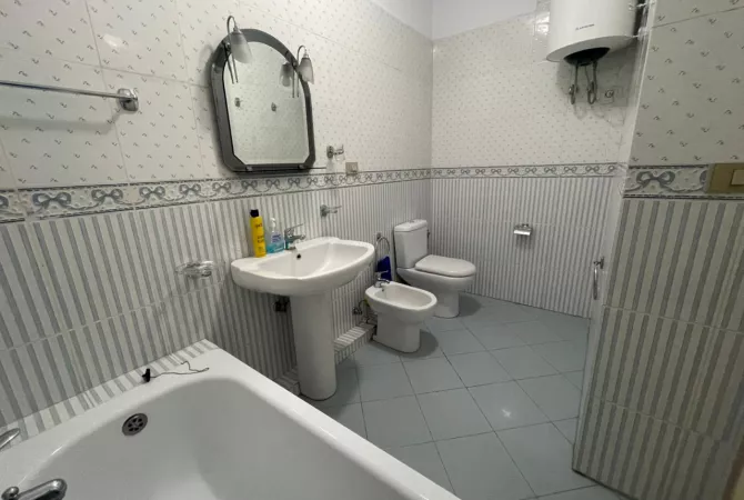 Shtepi me qera Apartament ne Tirane, 2+1, Mobilimi E mobiluar, Pagesa 700  Euro.