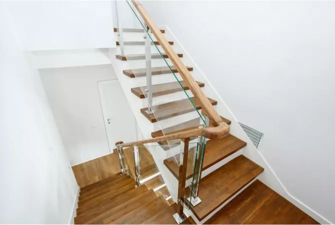 Shtepi me qera Vila Luksoze ne Tirane, 4+1, Mobilimi E mobiluar, Pagesa 2,400  Euro.