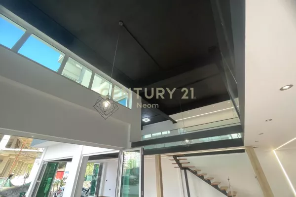 Jepet per Qira Ambient 190 m2 tek Liqeni i Thate 