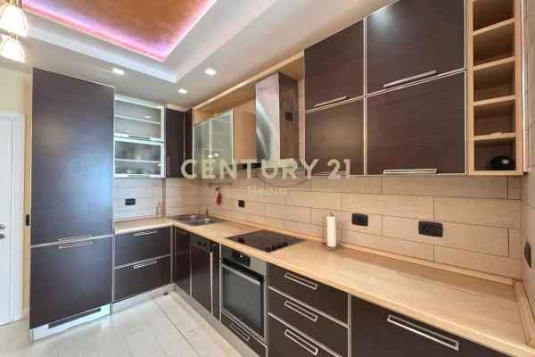 Shtepi me qera 2+1 ne Tirane - 85,000 Leke