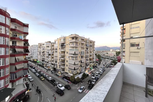 Shtepi me qera 2+1 ne Tirane - 50,000 Leke