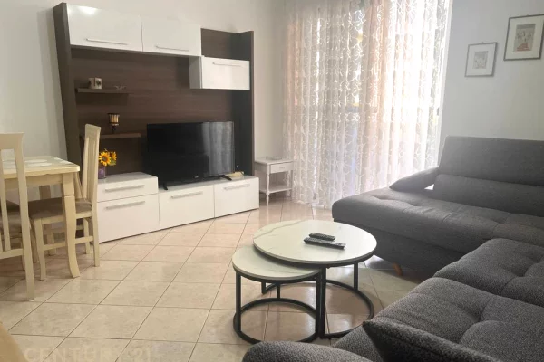 Shtepi me qera 2+1 ne Tirane - 50,000 Leke