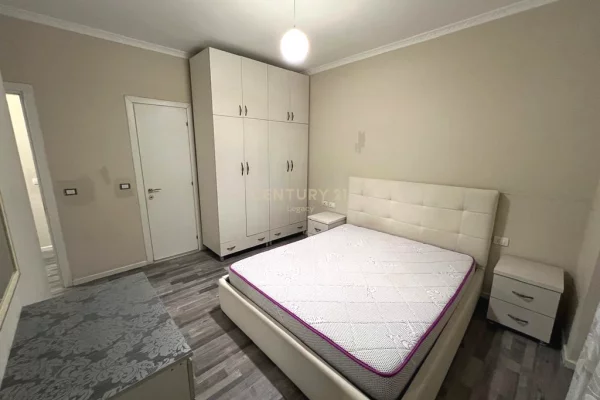 Shtepi me qera Apartament ne Tirane, 2+1, Mobilimi E mobiluar, Pagesa 55,000  Leke.