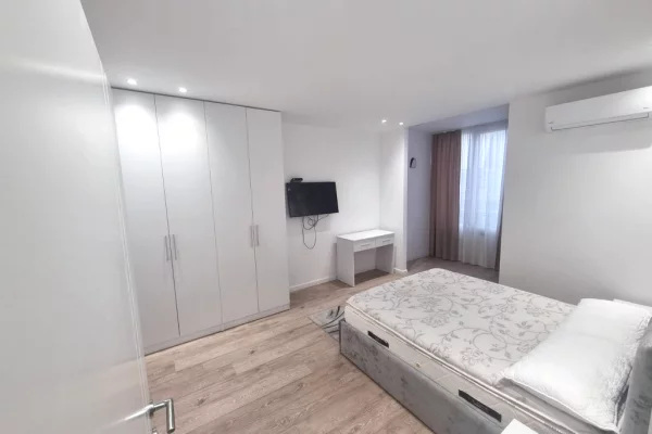 Shtepi me qera Apartament ne Tirane, 2+1, Mobilimi E mobiluar, Pagesa 650  Euro.
