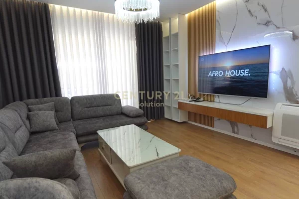 Shtepi me qera 2+1 ne Tirane - 1,250 Euro