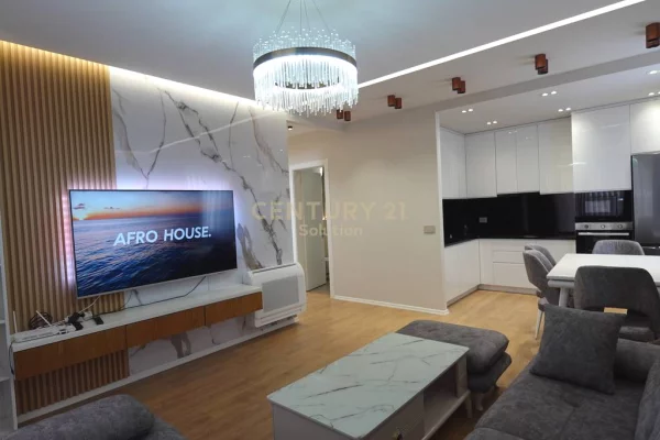 Shtepi me qera 2+1 ne Tirane - 1,250 Euro