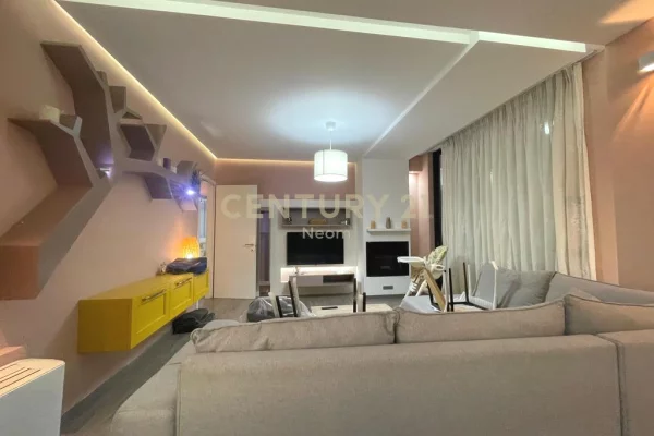 Shtepi me qera 2+1 ne Tirane - 1,200 Euro