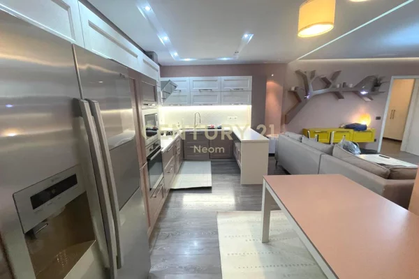 Shtepi me qera 2+1 ne Tirane - 1,200 Euro