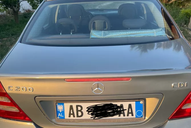Makina ne shitje ne Lushnje - 5,000 Euro