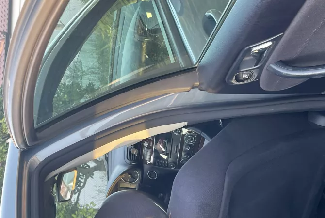 Makina ne shitje ne Lushnje, Mercedes-Benz, 2006 Diesel,Kambio Manual Pagesa 5,000  Euro.