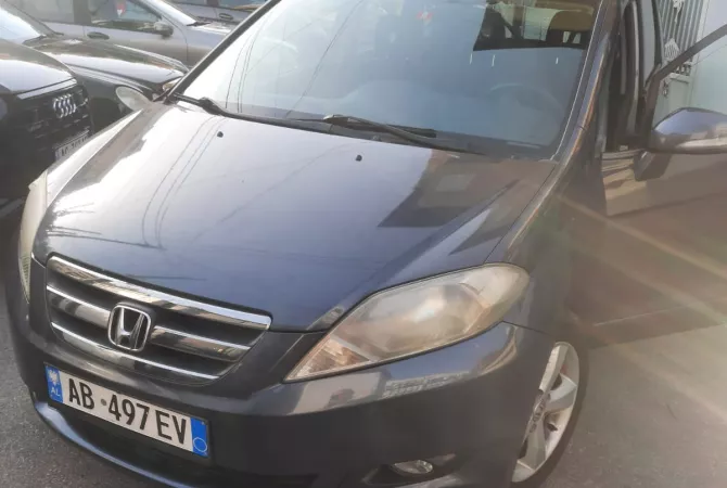 Makina ne shitje ne Tirane - 3,500 Euro