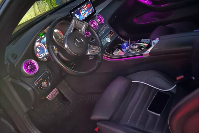 Makina ne shitje ne Tirane, Mercedes-Benz, 2020 Benzine,Kambio Automatik Pagesa 32,000  Euro.