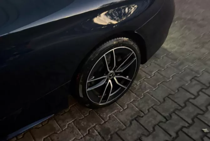 Makina ne shitje ne Tirane, Mercedes-Benz, 2020 Benzine,Kambio Automatik Pagesa 32,000  Euro.