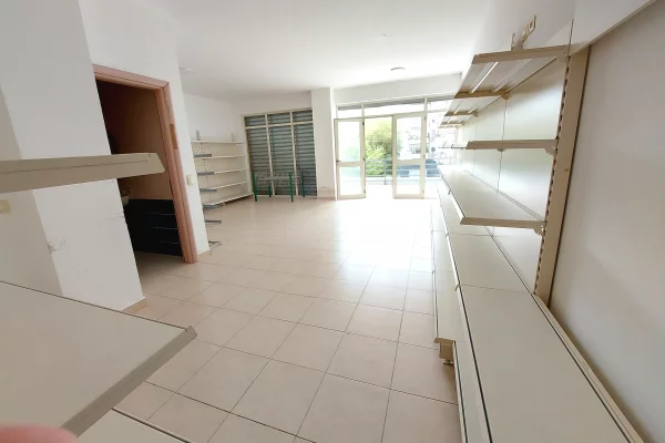 Ambient biznesi me qera 1+1 ne Tirane - 40,000 Leke